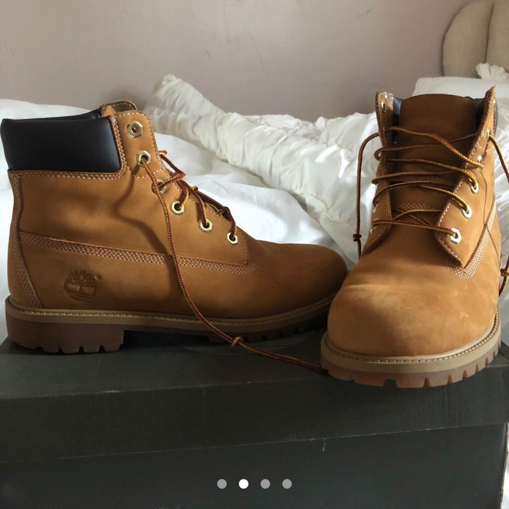 Timberlands - Picture 2 of 4